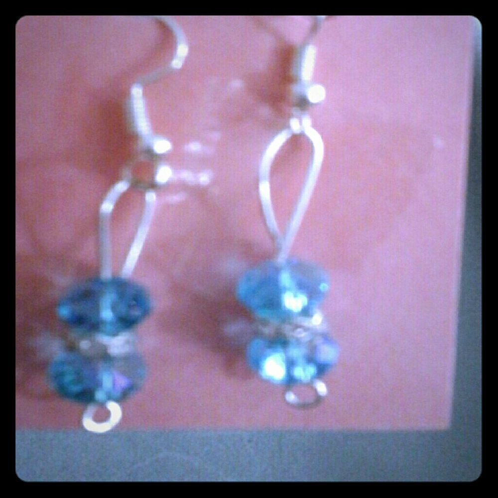 💙FREE💙Crystal Earrings💙